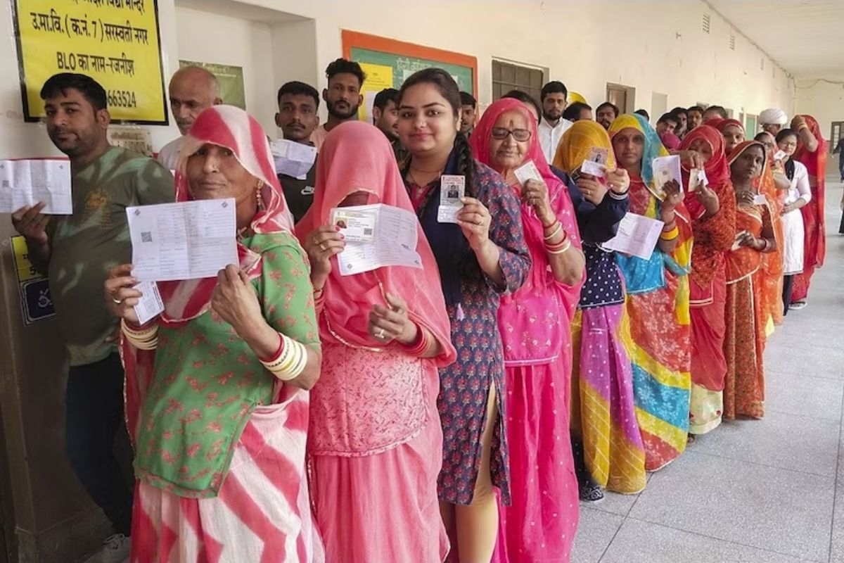 राजस्थान की इन 61 विधानसभाओं में महिलाओं ने मारी बाजी, जानिए किन सीटों पर मतदान
में पुरुषों को छोड़ा पीछे