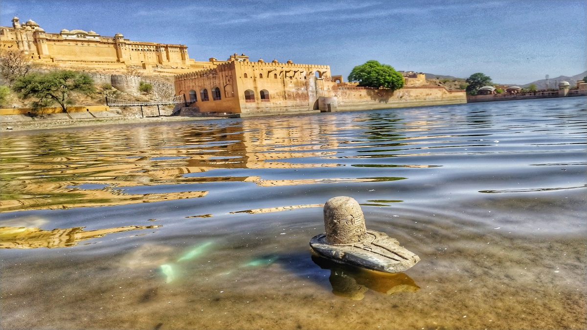 Amer Mawatha: जयपुर में ऐसा क्या हुआ जो महादेव हो गए प्रकट, आपको हिलाकर रख देंगी
ये अद्भुत तस्वीरें