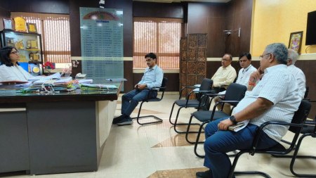 city traffic लोकसभा चुनाव खत्म होने के बाद अब अधिकारियों ने शहर के ट्रैफिक की सुध ली है। शहर में संचालित ई रिक्शा को लॉटरी के आधार पर मार्ग आवंटित किए जाएंगे। साथ ही शहर के 10 चौराहों