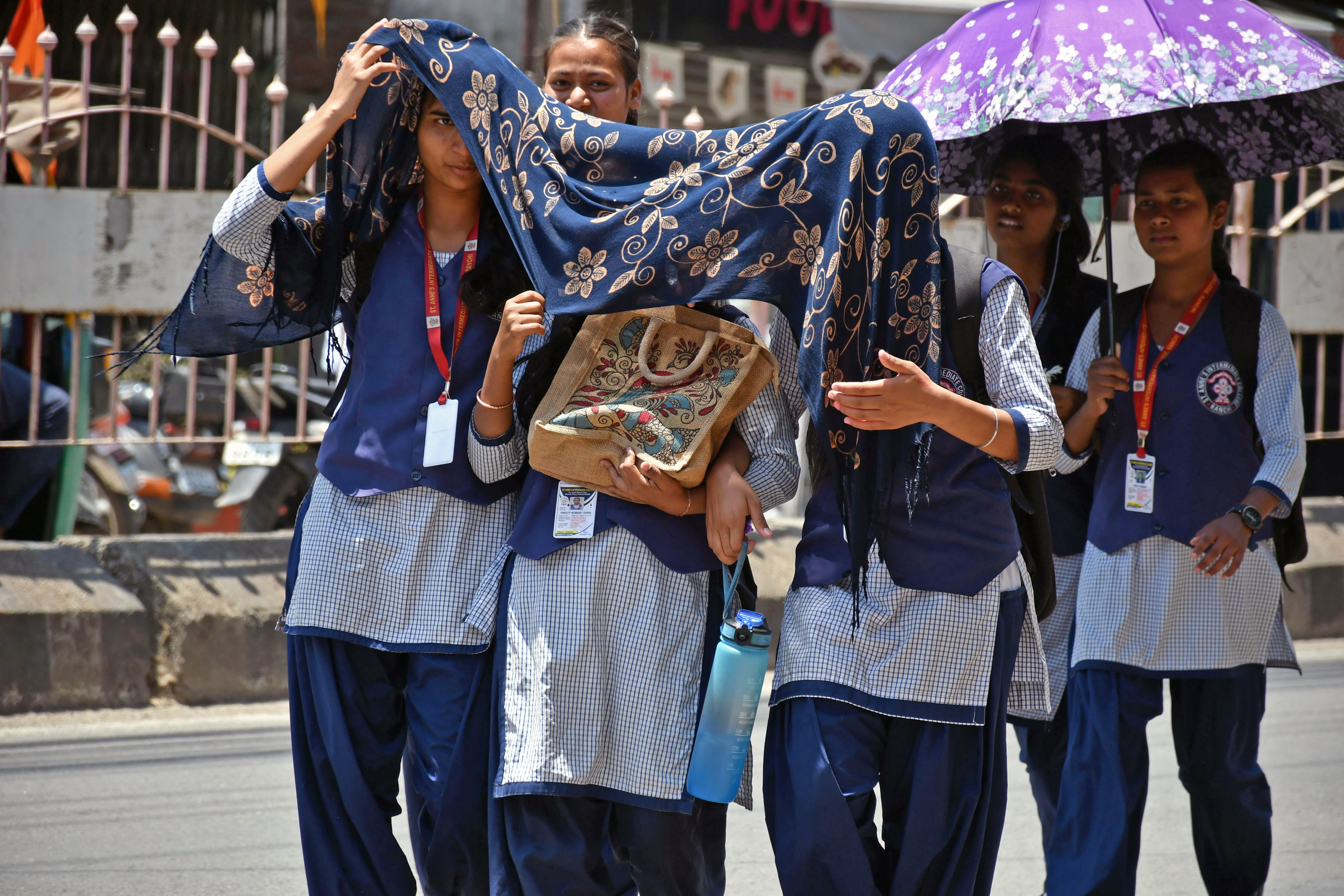 Schools-Colleges Closed: भीषण गर्मी के चलते स्कूल-कॉलेज बंद, मुख्यमंत्री ने जारी
किया आदेश