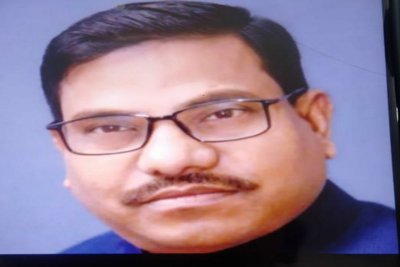 फरार सहायक आयुक्त अमरसिंह उइके।