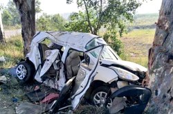 रोड एक्सीडेंट से दहला महाराष्ट्र, 6 घंटे में तीन बड़े हादसे, 6 लोगों ने गंवाई
जान, 14 गंभीर - image