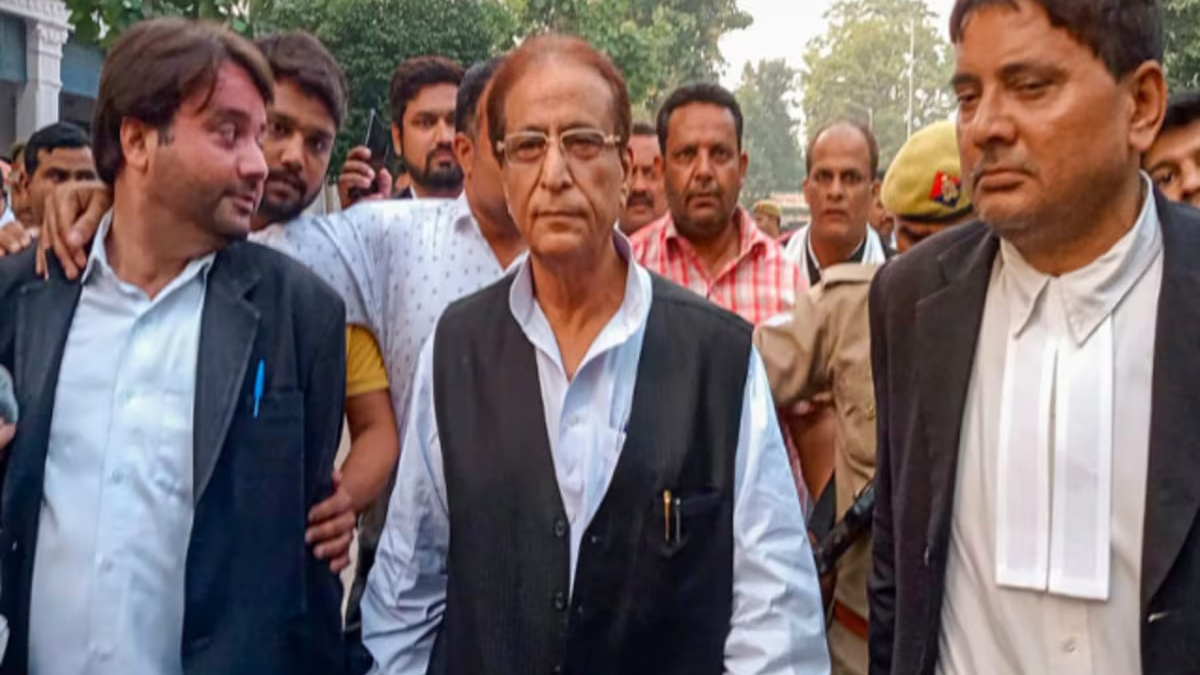 Azam Khan: आजम खान को बड़ा झटका, डूंगरपुर प्रकरण में 10 साल की सजा, 14 लाख का
लगाया जुर्माना