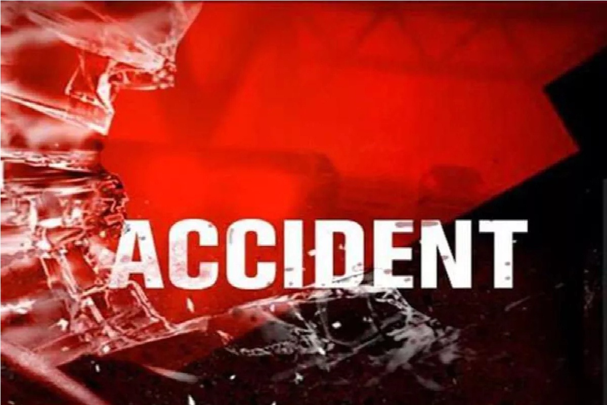 Kanker Road Accident: कांकेर में हादसा… पेड़ से टकराई तेज रफ्तार ट्रक, ड्राइवर की
दर्दनाक मौत