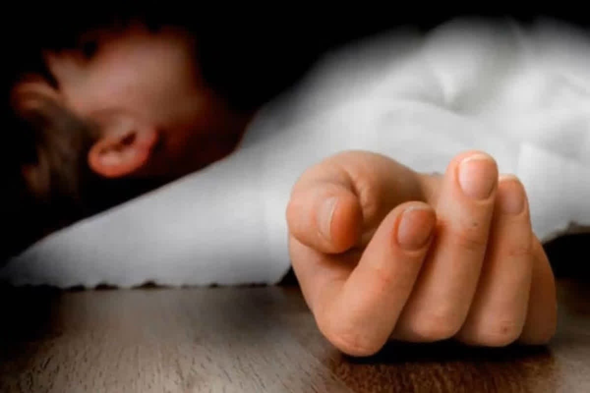 CG Suicide Case: माता-पिता की डाट इतनी बुरी लगी कि बेटे ने कर लिया सुसाइड, 11
साल के बच्चे को फंदे में लटकता देख दहल उठा दिल