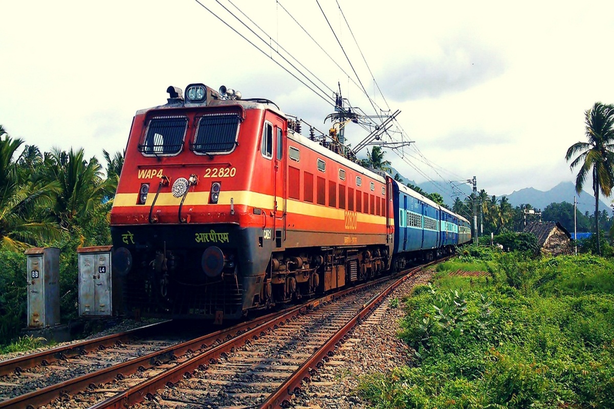 CG Train News: यात्रियों की बढ़ी मुश्किलें, अगले कुछ दिनों तक रद्द रहेगी यह
ट्रेनें…मुंबई के CSMT में चल रहा कार्य