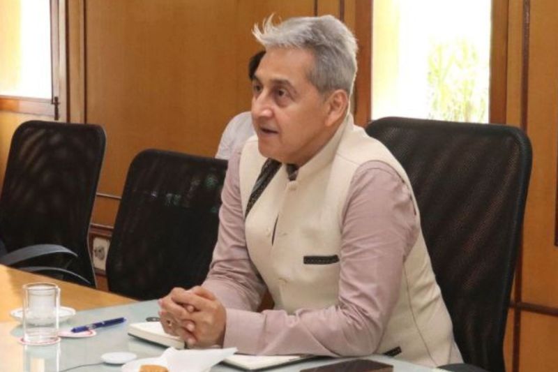 Commissioner and Collector should handle the entire management of water, electricity, health - Chief Secretary Sudhansh Pant