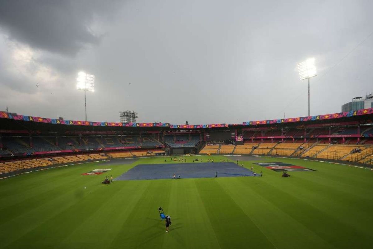 RCB vs CSK Live Updates: बेंगलुरु में बारिश हुई तेज, RCB के प्लेऑफ से बाहर होने
का बढ़ा खतरा - image