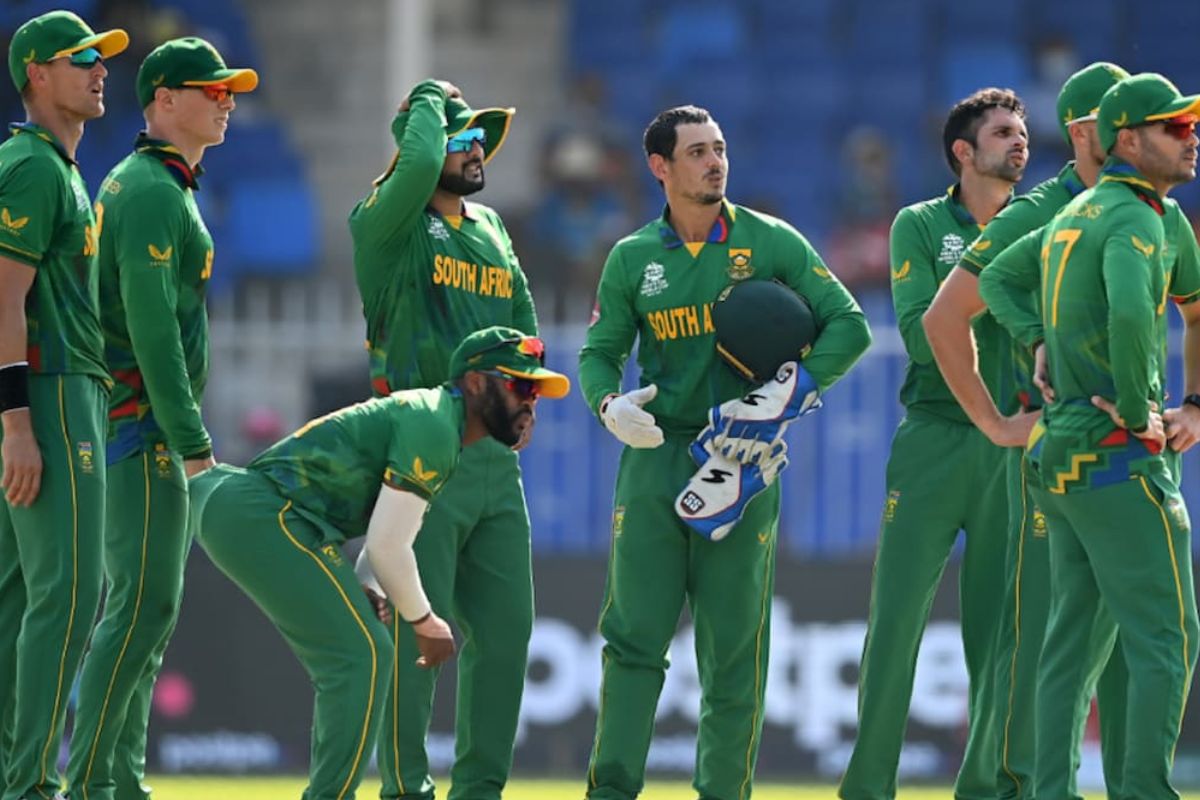T20 World Cup: ICC का अजीबोगरीब फैसला, साउथ अफ्रीका को कहा दिया अपनी टीम बांट कर
खेल लो मैच