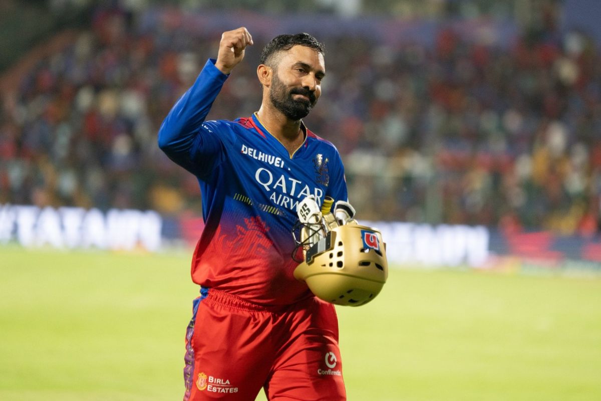 वो वीडियो, जिसने Dinesh Karthik को रातों रात बना दिया सुपरस्टार, यूट्यूब पर भी
लिखा नया कीर्तिमान