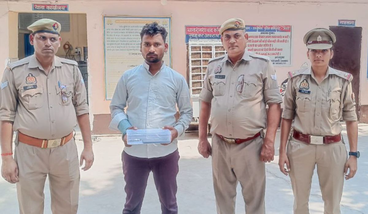 Cyber Thug Arrested in Agra: आगरा पुलिस ने साइबर ठग दबोचा, पेटीएम कर्मचारी बनकर
ऐसे उड़ाता था रुपये