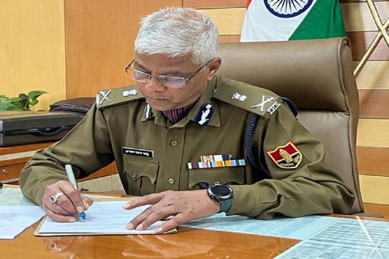 Rajasthan DGP Warns Policemen Social Media Uploading Reel or Story Against Strict Action