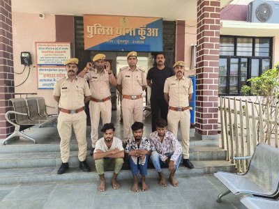 डूंगरपुर. कुंआ गांव में आठ दिन पहले दो आभूषण की दुकान में चोरी के मामले में पुलिस ने शुक्रवार को खुलासा करते हुए तीन आरोपियों को गिरफ्तार किया और उनसे सोने व चांदी के आभूषण व नकदी बरामद की है।