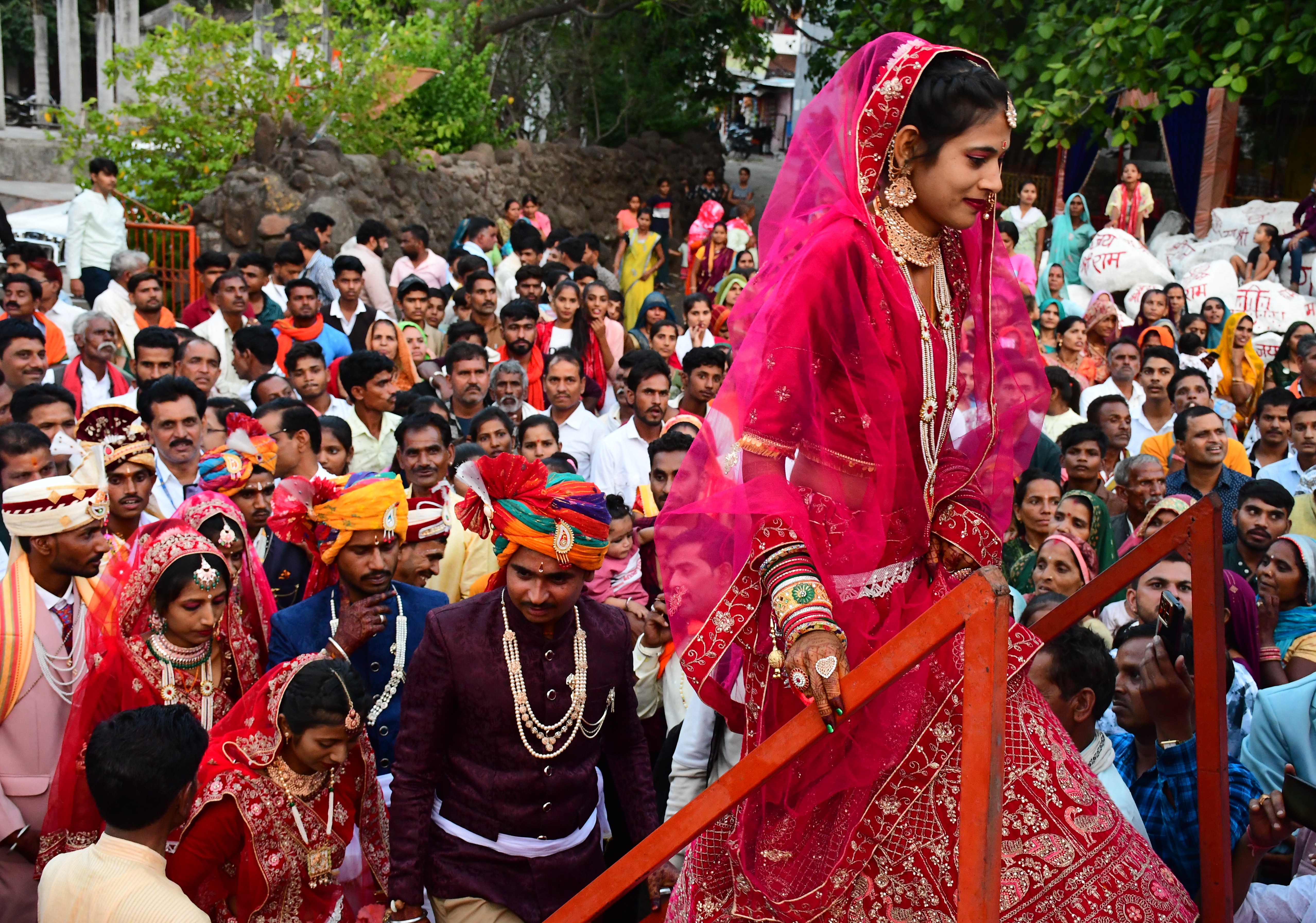 अक्षय तृतीया पर अखिल भारतीय पाल समाज का आदर्श सामूहिक विवाह सम्मेलन में 18 जोड़ो
की शादी