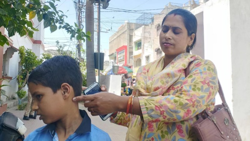 Device stolen from childs ear in Moradabad