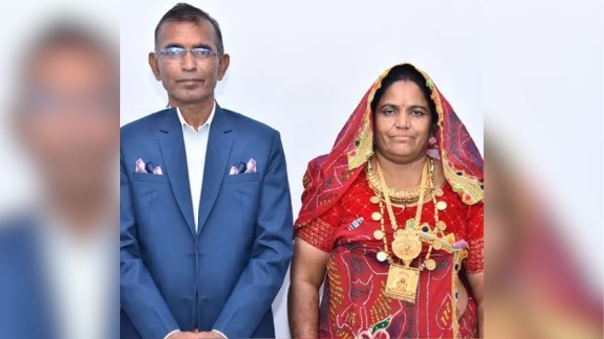 51 साल की उम्र में बीवी ने लगवा दी सरकारी नौकरी, राजस्थान स्तर पर प्राप्त की
चौथी रैंक - image