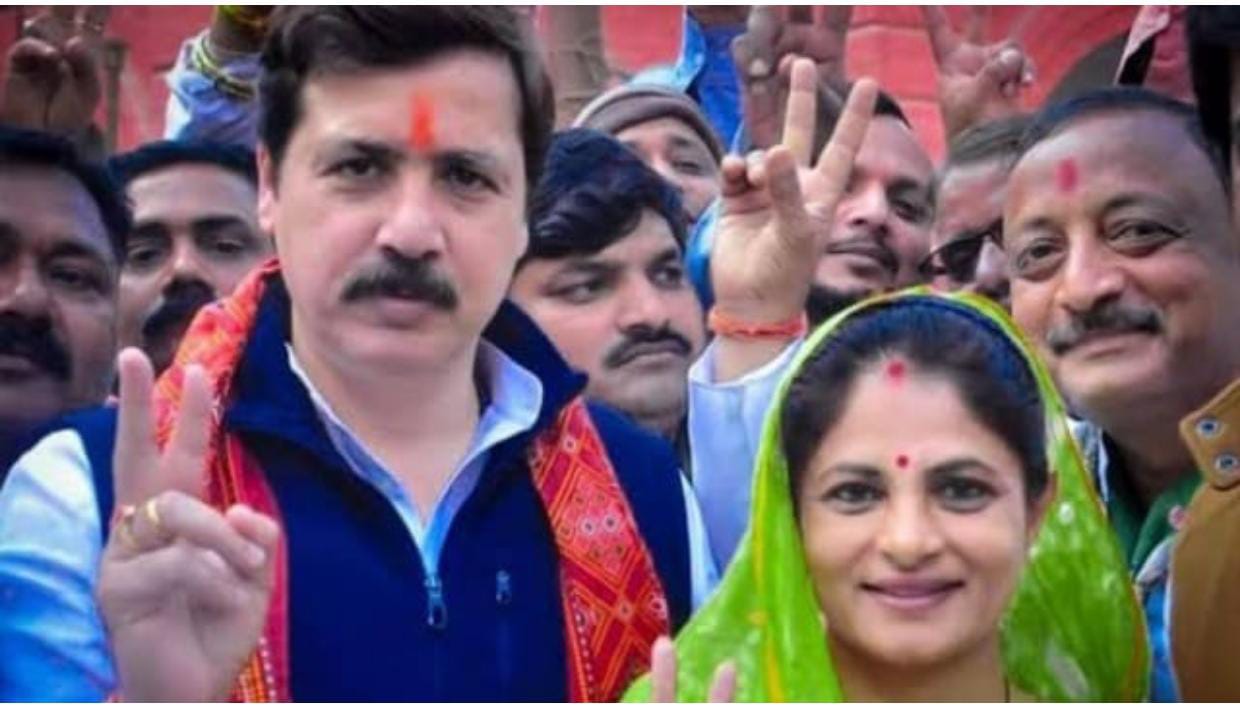 BJP के झंडे के नीचे आए धनंजय सिंह…लगे जय श्री राम के नारे, जौनपुर से भाजपा
प्रत्याशी के पक्ष में मतदान की अपील - image