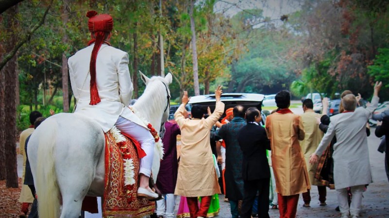 In Moradabad housewives beat up groomsmen for asking for water wedding