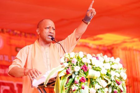 Lok Sabha Elections 2024 CM Yogi Adityanath hold Rally in kushinagar and targeted to SP and Congress