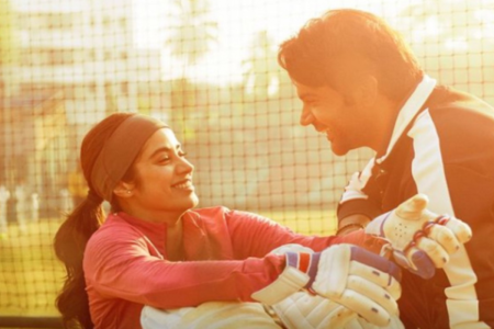 Mr and Mrs Mahi advance booking