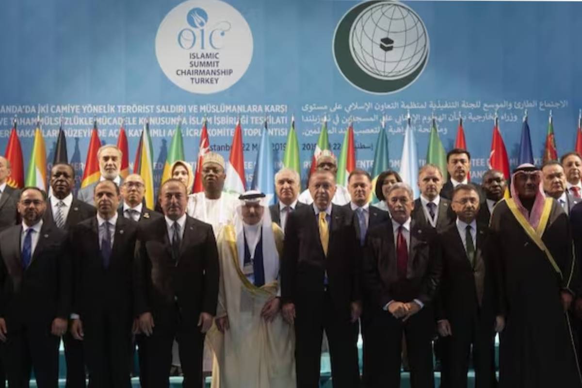 OIC meeting : 57 देशों के सामने पाकिस्तान ने कश्मीर को लेकर भारत के खिलाफ उगला
ज़हर - image