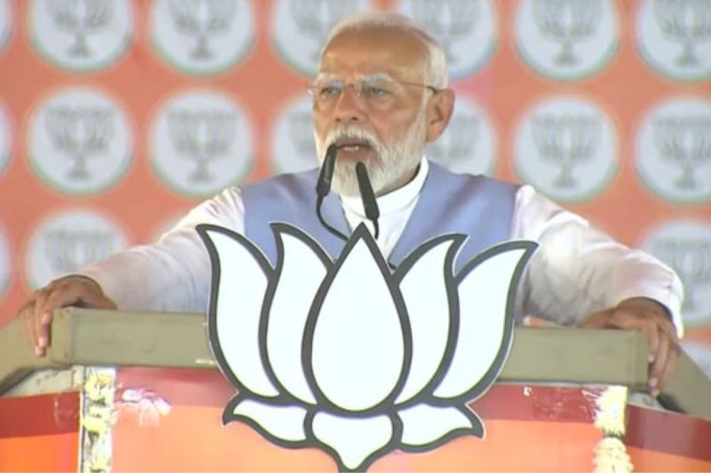 PM Modi says Akhilesh Yadav did not pay tribute to Kalyan Singh for vote bank Fatiha read on mafia's grave