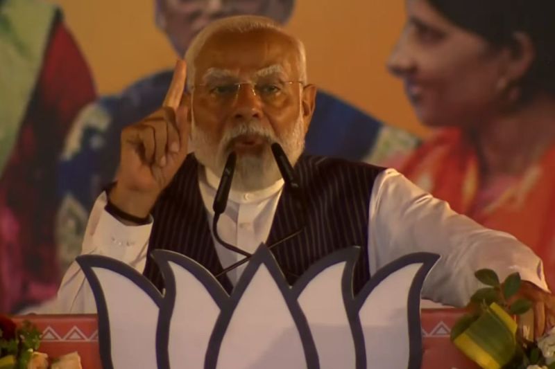 PM narendra modi visit Varanasi and addressed Matrishakti conference in Sampurnanand Sanskrit University