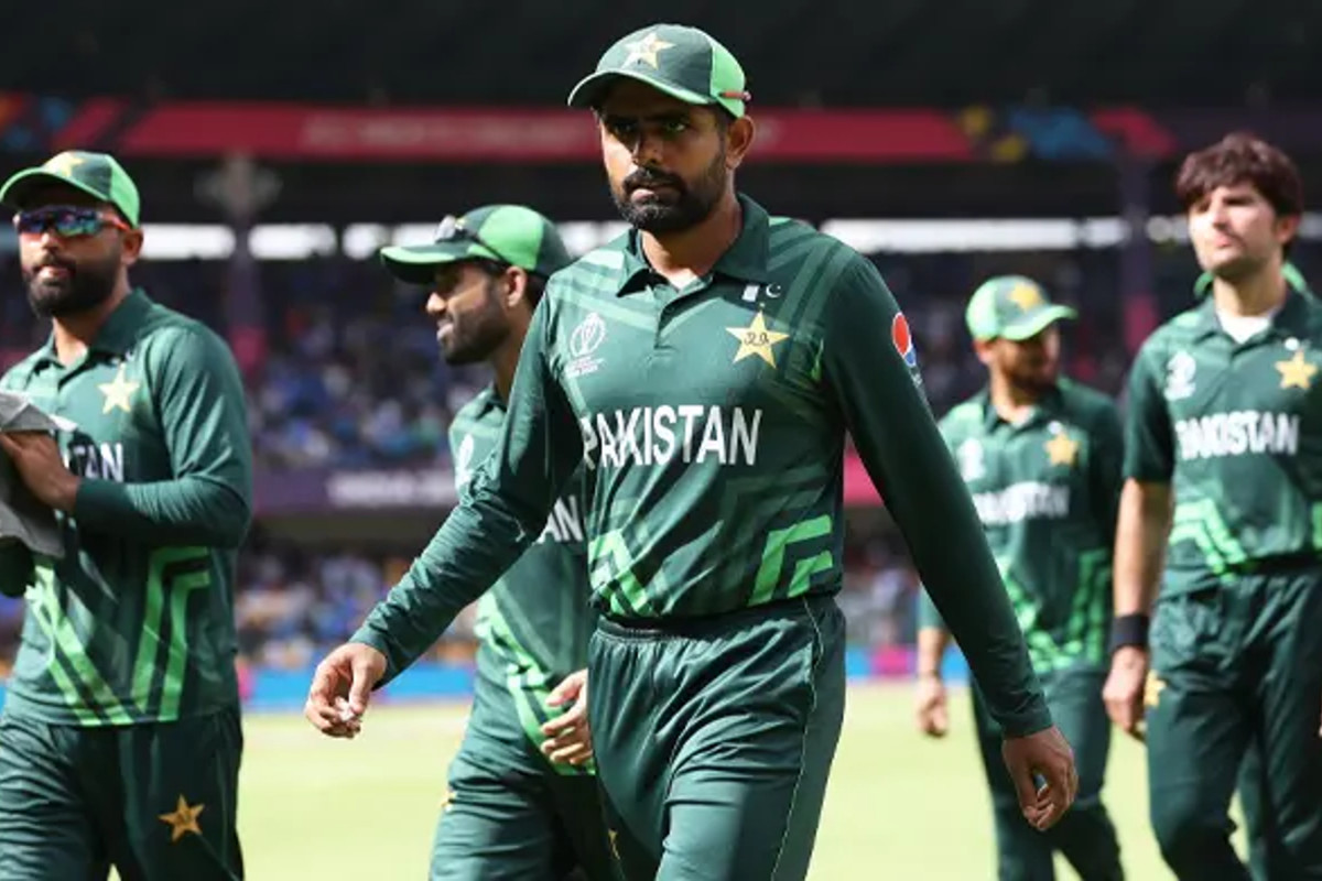 पाकिस्तान को इन स्‍वार्थी खिलाड़ियों के कारण झेलनी पड़ी शर्मनाक हार, पाक दिग्‍गज
ने उदाहरण देकर लगाया बड़ा आरोप - image