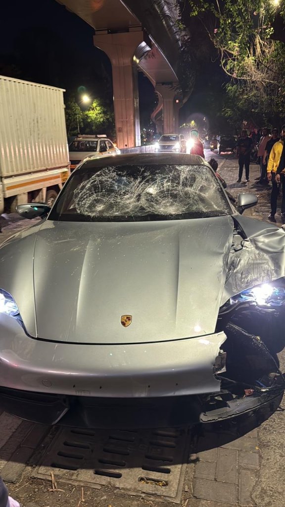 Porsche car accident pune