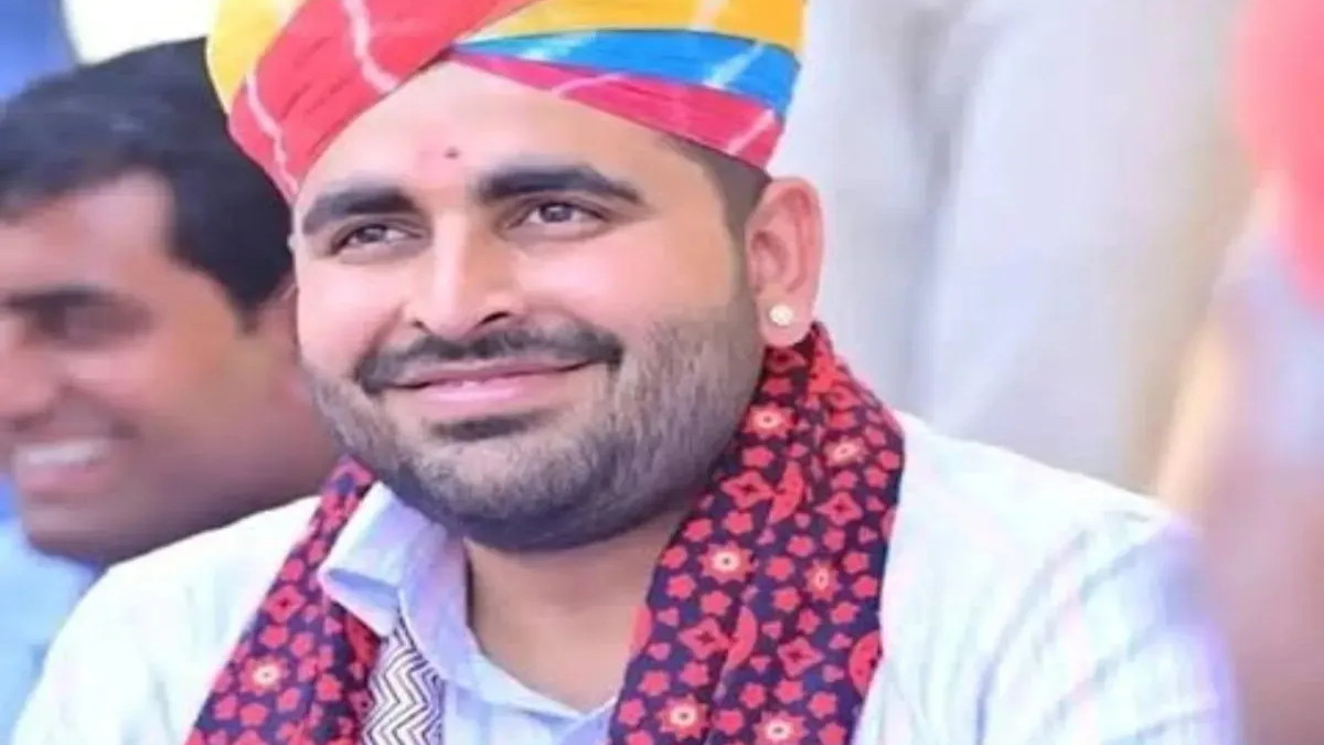 रविंद्र सिंह भाटी को गिफ्ट में मिली 45 करोड़ की बुलेट प्रूफ कार! जानिए इस वायरल
VIDEO का असली सच - image