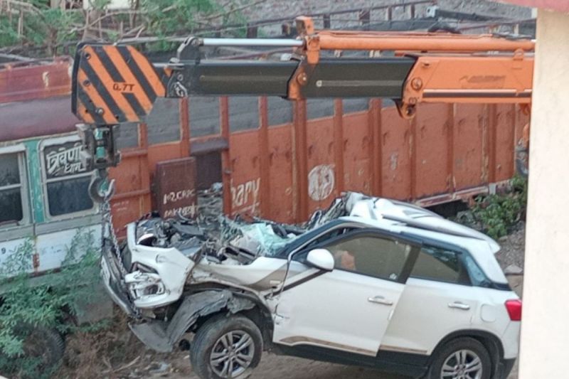 Horrific road accident in Rajasthan Sumerpur Pali Car went out of control after hitting the divider 1 dead, 5 injured