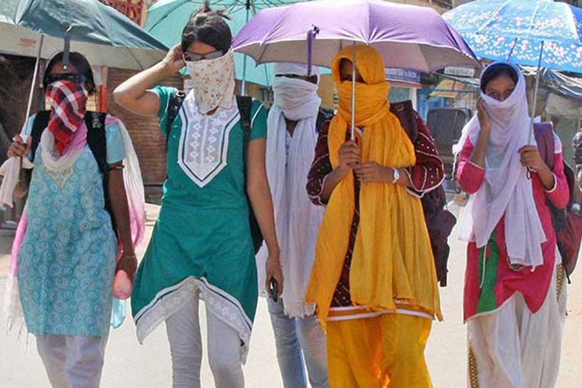 Rajasthan Weather : राजस्थान में भीषण गर्मी का रेड अलर्ट जारी, हीटवेव करेगी जनता
को बेहाल - image