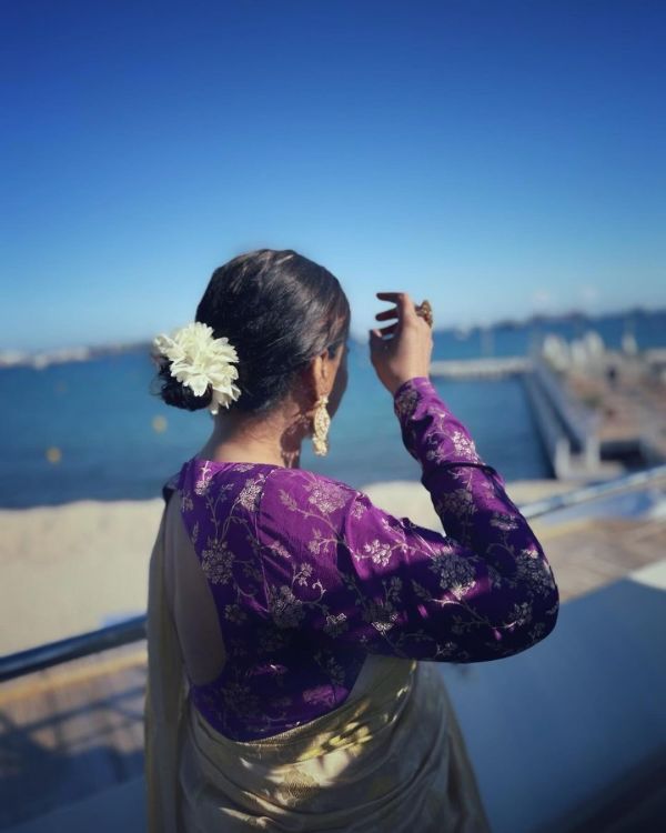 Laapataa ladies fame Chaya kadam look in cannes