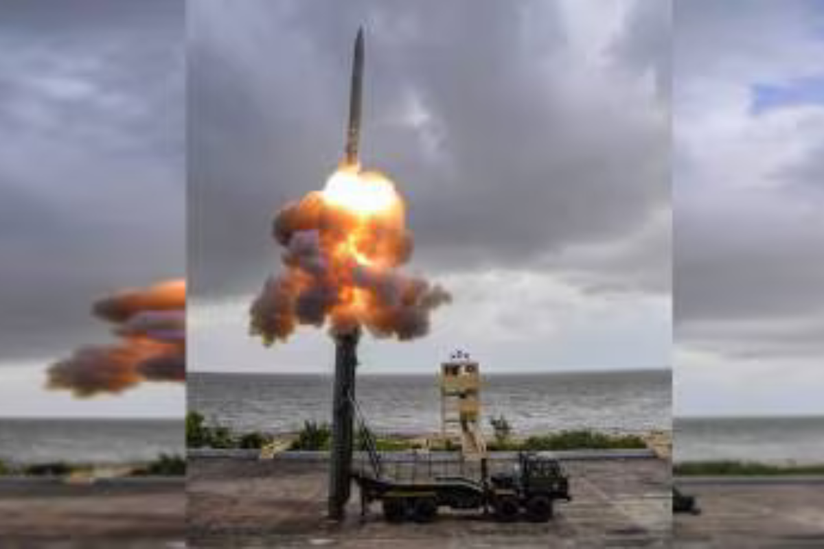 VIDEO: समंदर में साजिश को बर्बाद कर देगी DRDO की ये सुपरसोनिक मिसाइल,
पनडुब्बियों के लिए यमराज है ‘SMART’… जानिए खासियत - image