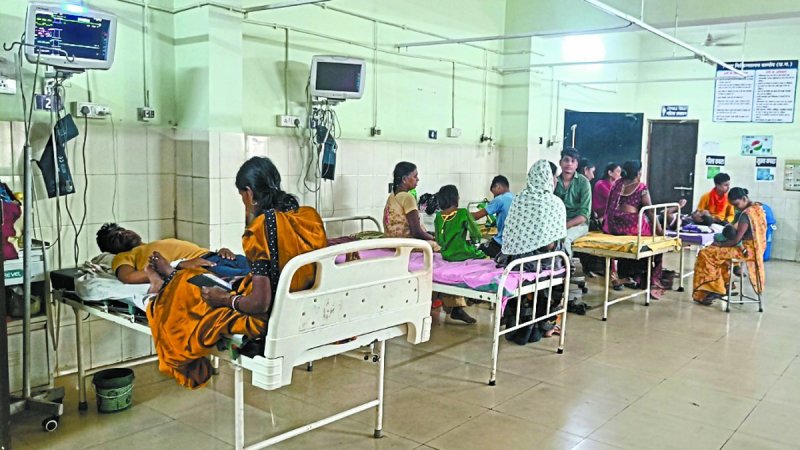 शुक्रवार को जिले में पारा इस साल के सर्वाधिक रिकॉर्ड 44 डिग्री पर पहुंच गया। गर्मी के प्रकोप से पीड़ित मरीज बड़ी संख्या में अस्पताल पहुंच रहे हैं। गर्मी की वजह डायरिया के केस भी आ रहे हैं।