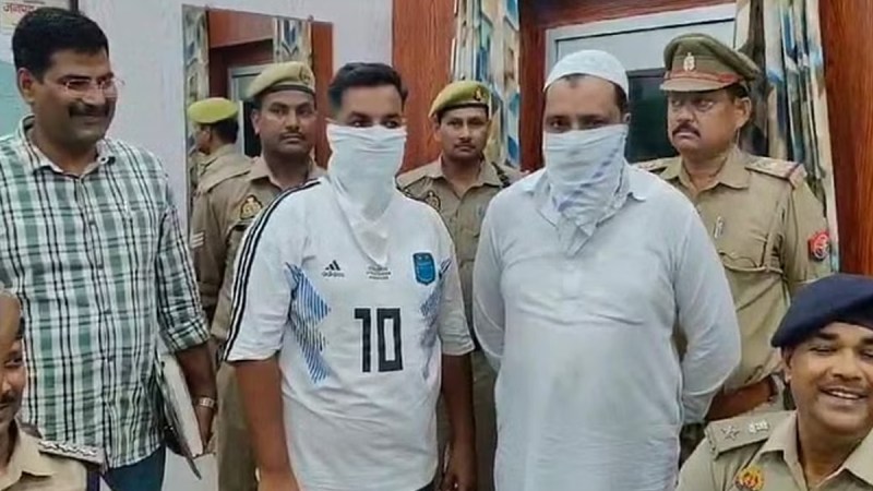 Two accused including goldsmith from Delhi caught in robbery of smuggled gold in Rampur