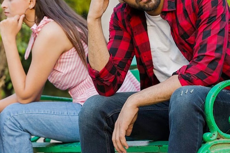 Husband commits suicide after quarrel with wife in Jhansi