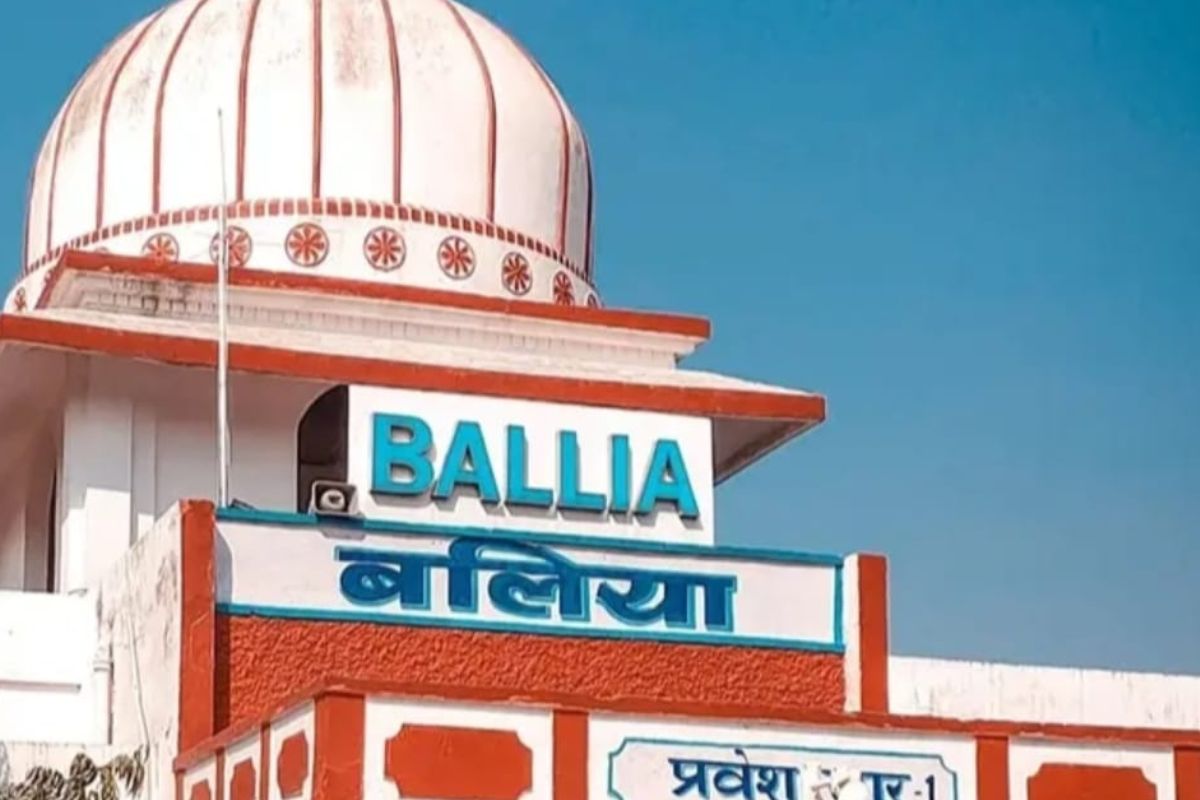 Ballia News: बलिया में भीषण सड़क दुर्घटना में तीन की मौत - image