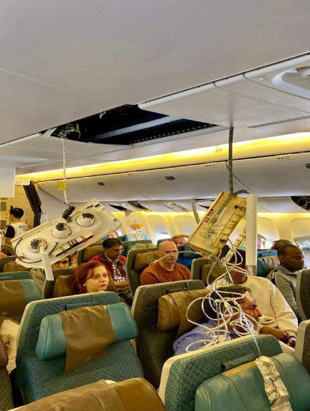 turbulence on Singapore Airlines plane