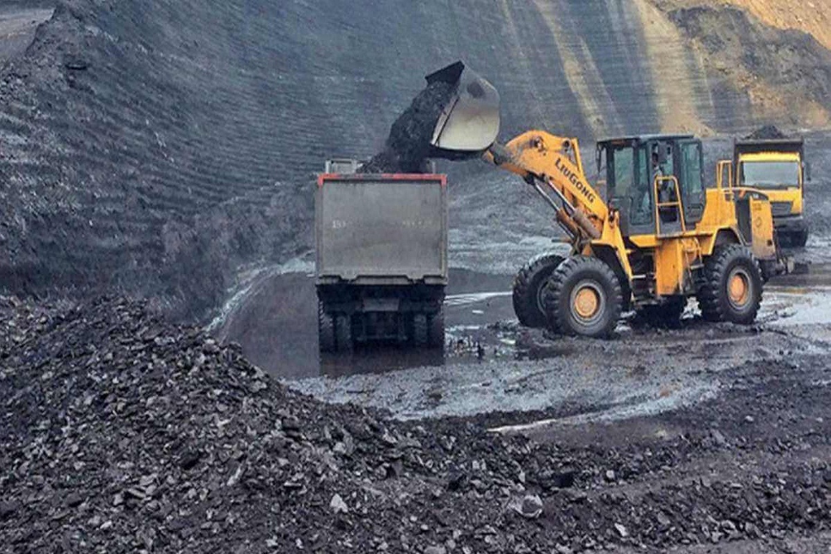 CG Coal Mines: कोल इंडिया में नई भर्ती बंद, अब माइनिंग की जिम्मेदारी प्राइवेट
कंपनियों के हाथ - image