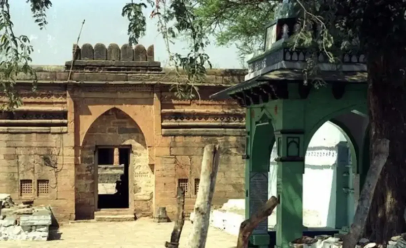 Dhar Bhojshala - Sun shaped inscriptions found in Dhar Bhojshala