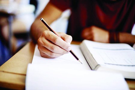 exam सीबीएसई ने 10वीं कक्षा के रिजल्ट के साथ ही कंपार्टमेंट परीक्षा की तारीखें भी घोषित कर दी हैं। 15 जुलाई से यह परीक्षा होगी। सोमवार को पोर्टल सीबीएसई.जीओवी.इन पर टाइम टेबल अपलोड कर दिया है। बोर्ड के नए नियम के अनुसार, इस साल से स्टूडेंट्स को न डिस्टिंकशन, न डिवीजन और न ही ग्रेड दिया गया है।