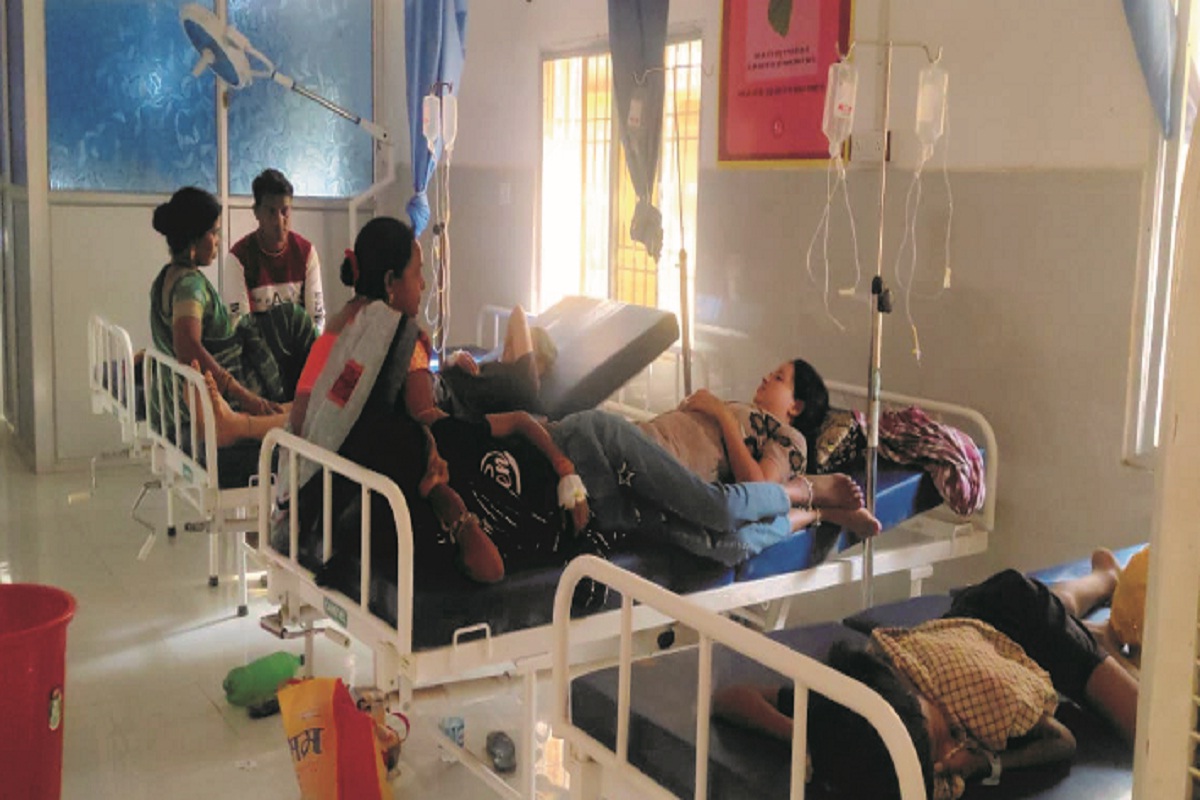 रसगुल्ला, पोहा खाने के बाद अचानक 72 लोगों को होने लगी उल्टी, आधी रात मचा कोहराम,
अस्पताल में हुए भर्ती