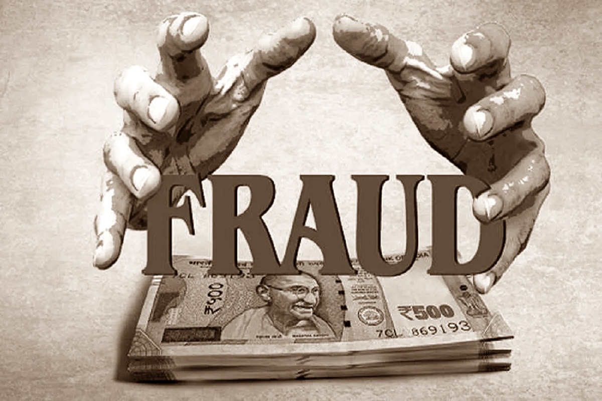 कस्टमर केयर बनकर पूछ लिया बैंक डिटेल्स, अज्ञात आरोपी ने की 2,70,000 रुपए की
धोखाधड़ी, जांच में जुटी पुलिस
