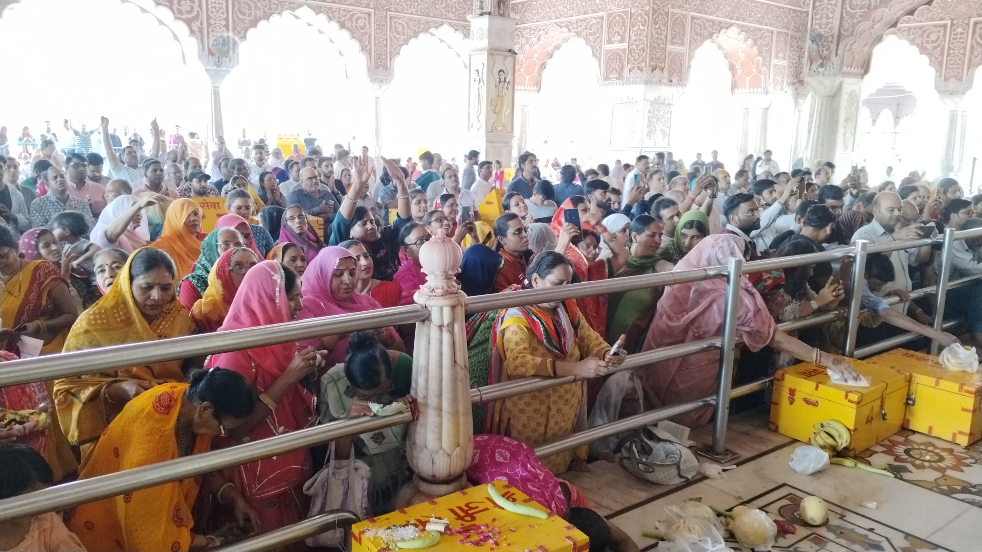 अक्षय तृतीया: गोविंददेवजी के मंदिर में उमड़ी श्रद्धालुओं की भीड़