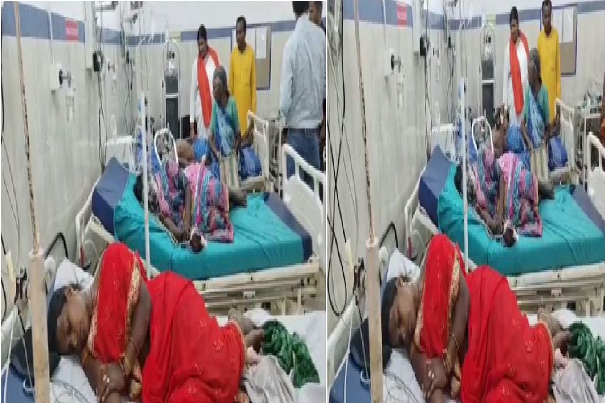 honey bee attack on voter honey bee attack on polling booth honey bee attack in cg poll center