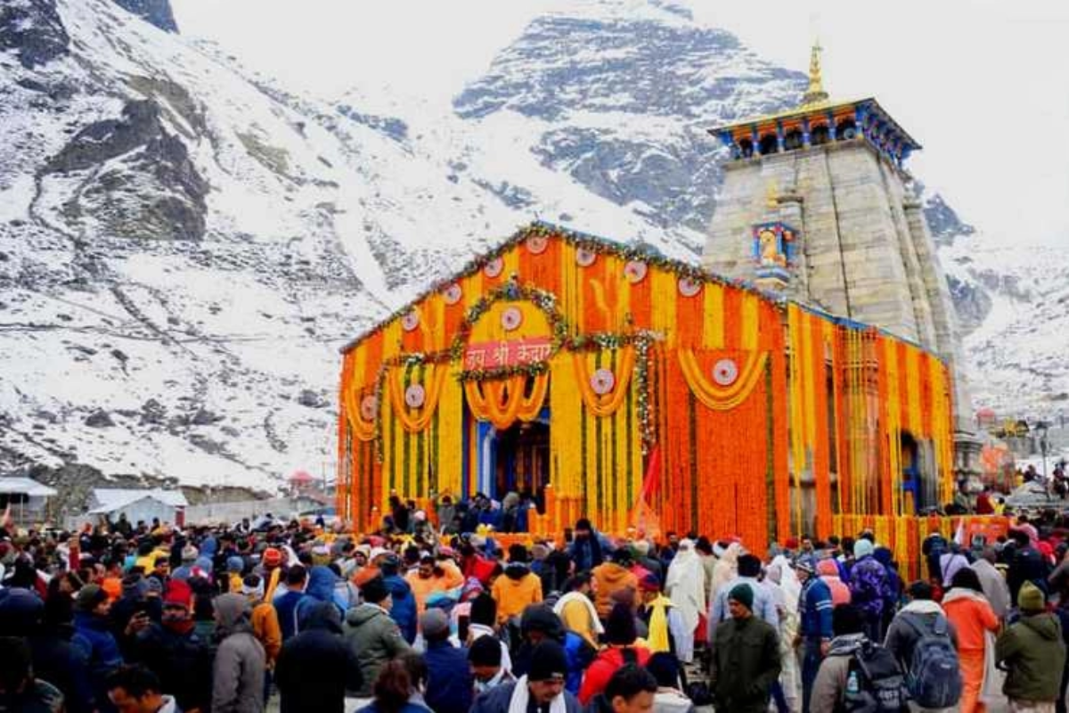 Kedarnath Dham: इस दिन खुलेंगे केदारनाथ धाम के कपाट, भव्य तरीके से सजाई जा रही
मंदिर