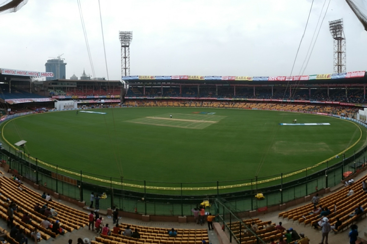 RCB vs CSK Pitch Report: बेंगलरु में आज बरसेंगे रन या लगेगा विकेटों का पतझड़,
पढ़ें पिच रिपोर्ट - image