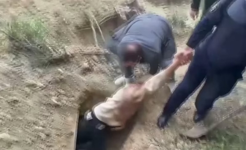 Man, buried alive for 4 days, saved by police