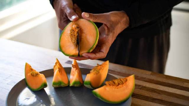 how to eat muskmelon seeds